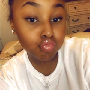 Meet your Posher, Isyss